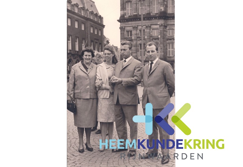 1966 vlnr. M Pouwels-Bruns Gerda Peters ( dochter van Hendrik Peters en Leen Peters Smink) Jos Pouwels en Theo Verkerk